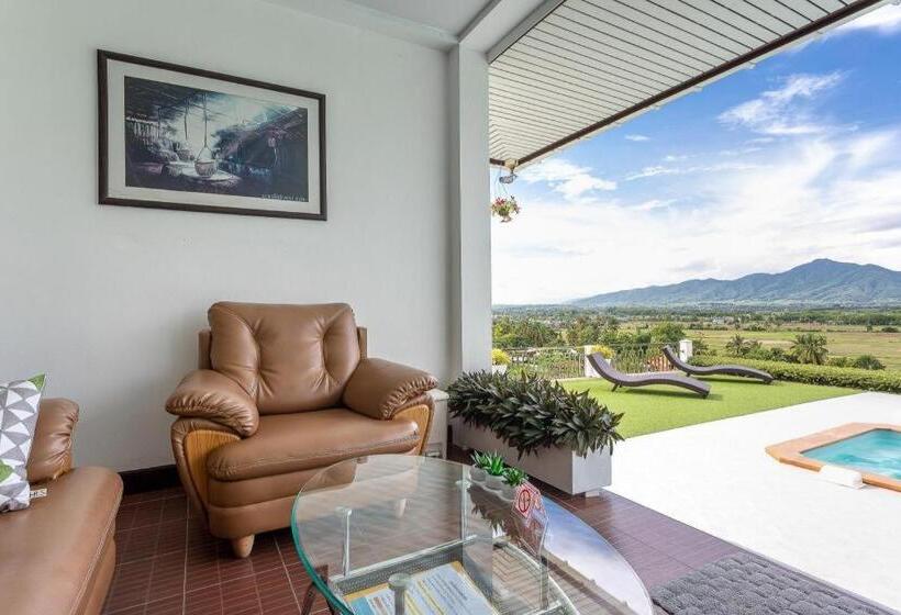 هتل C View Home