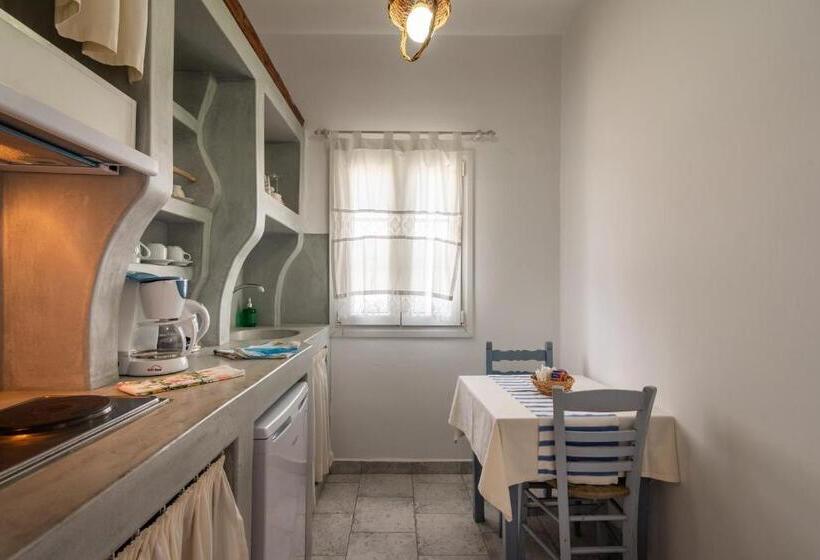 בית מלון כפרי Polyegos View