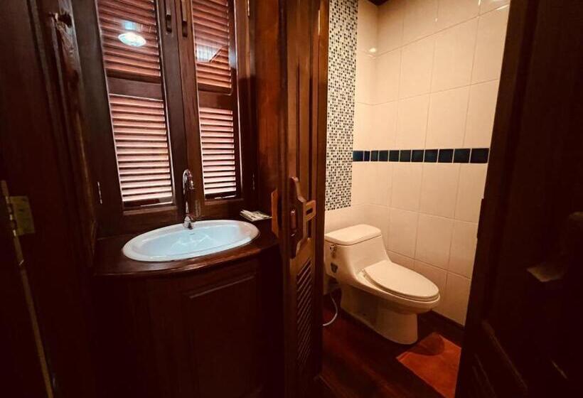 هتل Pumalin Villa