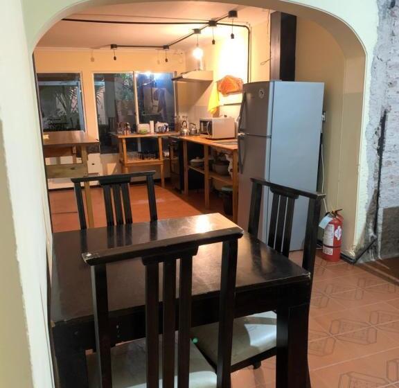 بنسيون Lao Hostel