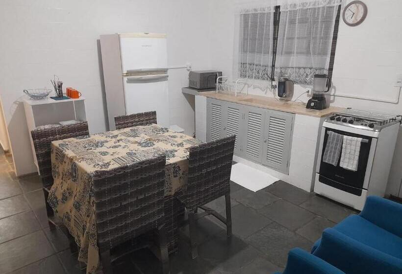 Panzió Quarto Com Três Camas De Solteiro