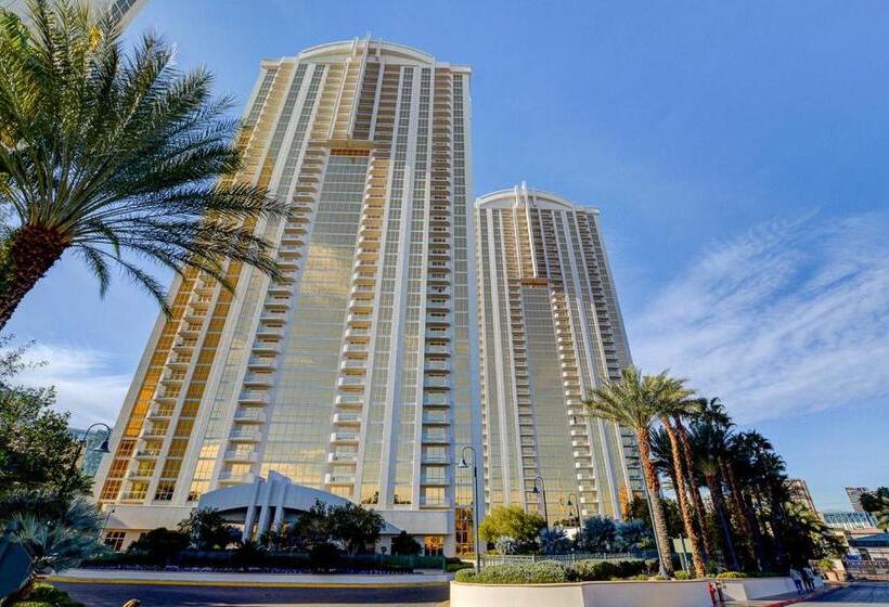 The Fantasy Suite Mgm Signature Pool View