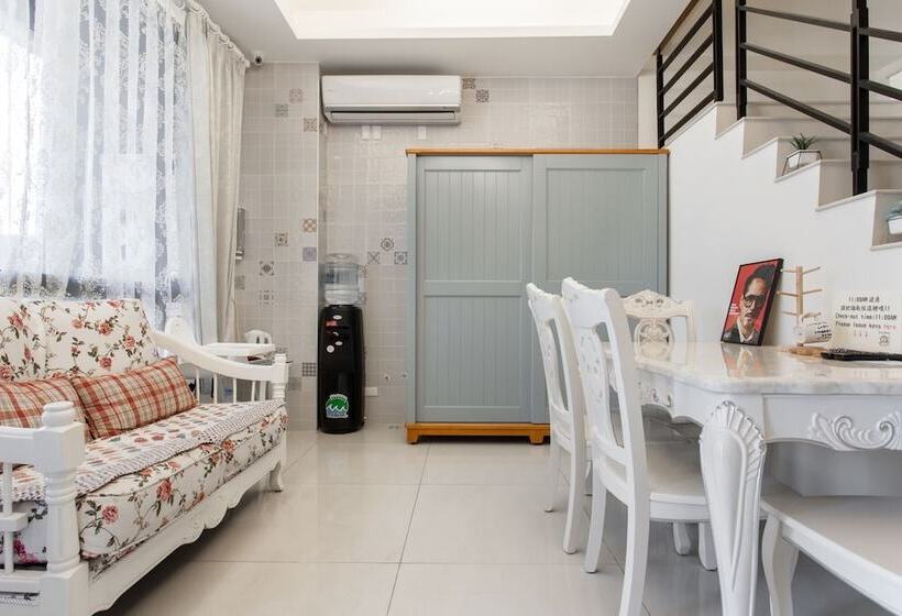 تختخواب و صبحانه Ellie's House