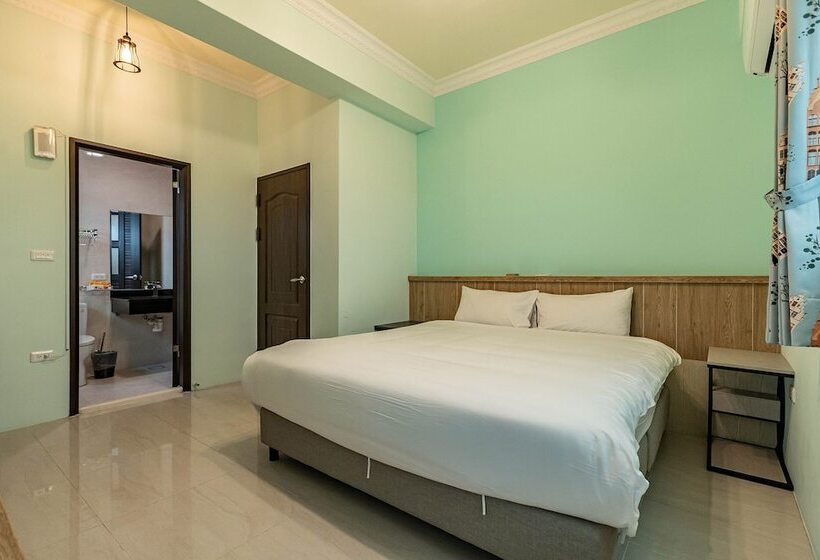 تختخواب و صبحانه Memories