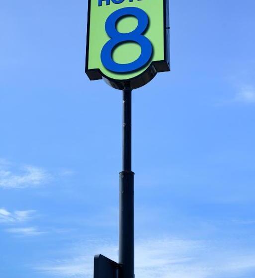 فندق 8 Fergus Falls