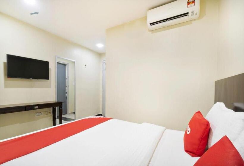 هتل Oyo 89960 Manjung Inn