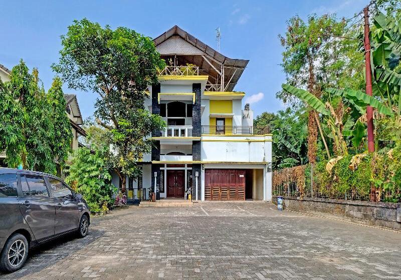 هتل Oyo 91522 Candi Gebang Guesthouse