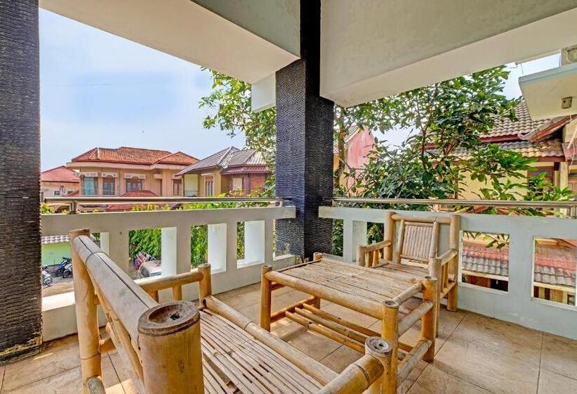 هتل Oyo 91522 Candi Gebang Guesthouse