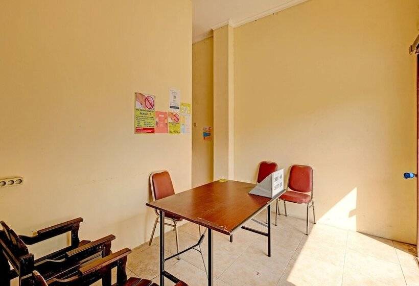 هتل Oyo 91522 Candi Gebang Guesthouse