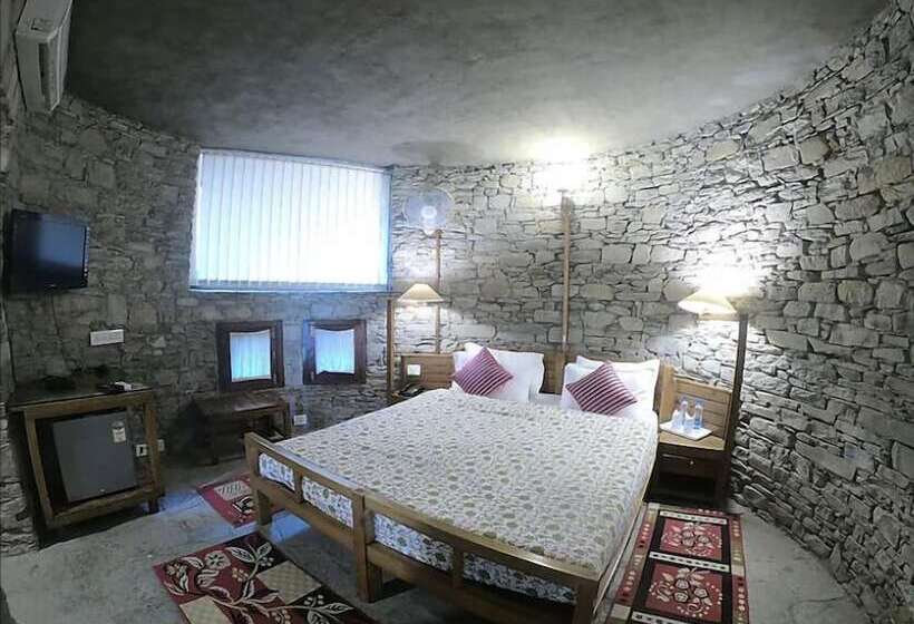 فندق Tiaraa Monolith Lake Resort