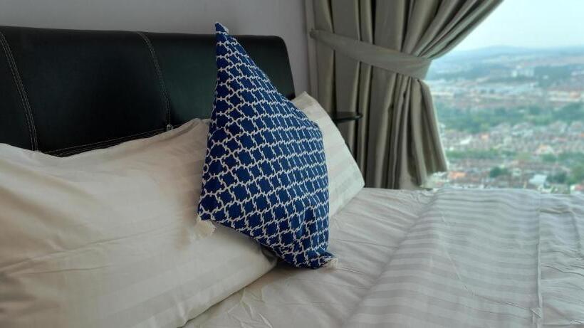 فندق Yemala Suites At Skyloft   Johor