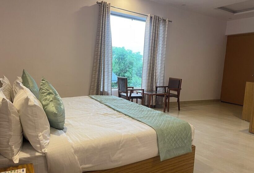 The White Oak Corbett Spa & Resort