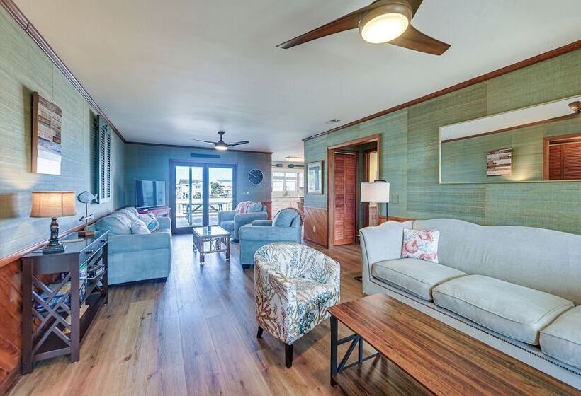Canal Front Home W/ Deck: Walk To Holden Beach!