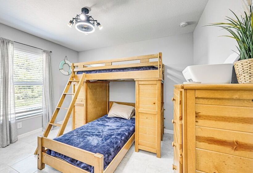 Saltwater Pool & Game Room: Gulf Coast Retreat