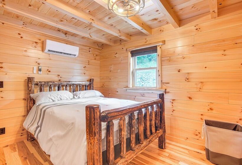 Chillicothe Cabin Near Hocking Hills State Park!
