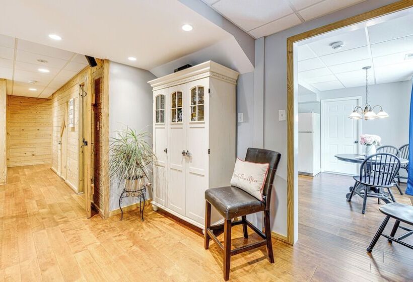 Cozy Louisa Escape W/ Patio + Pool Access!