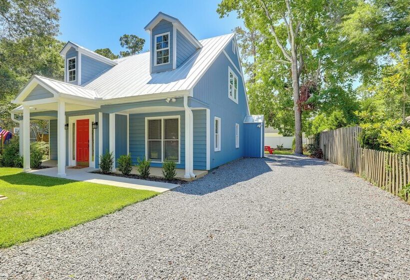 Cute Pawleys Island Home: Swim, Golf, Shop & More!