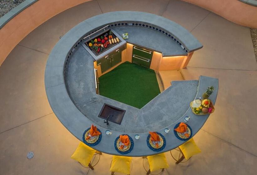 Eccentric Estate By Avantstay Empire Polo Views
