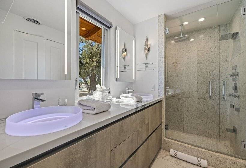 Eccentric Estate By Avantstay Empire Polo Views