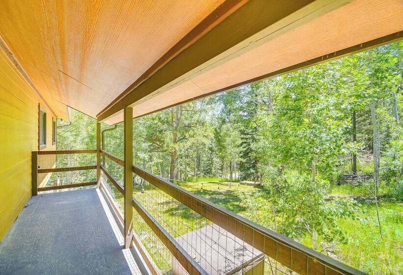 Hot Tub, Mtn View Deck: Peaceful Evergreen Home!