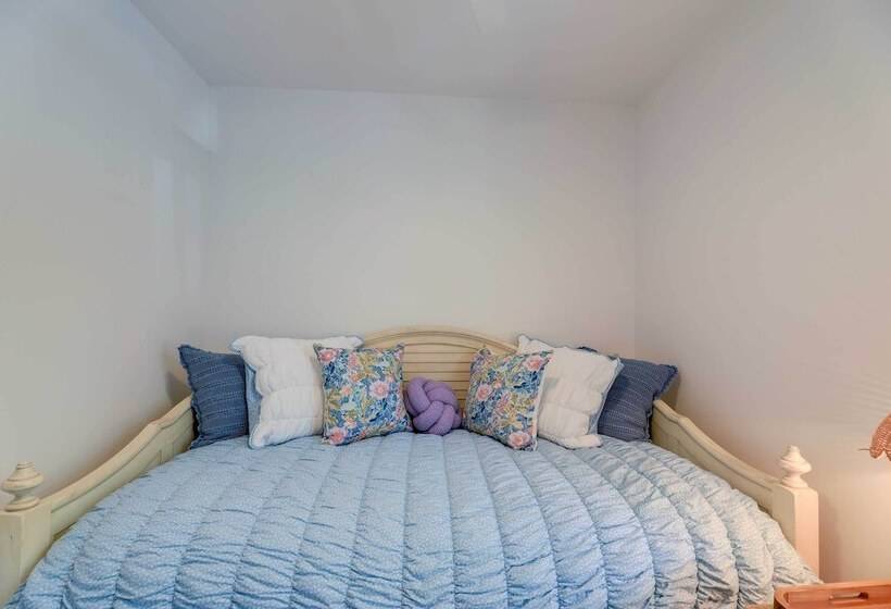 Waterfront Home W/ Screened Porch & Boat Access