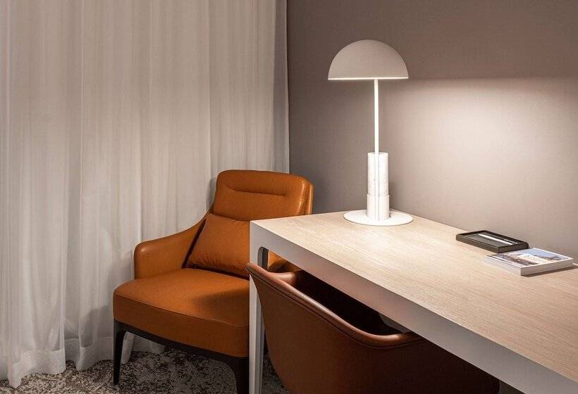 هتل Dolce By Wyndham Versailles Domaine Du Montcel