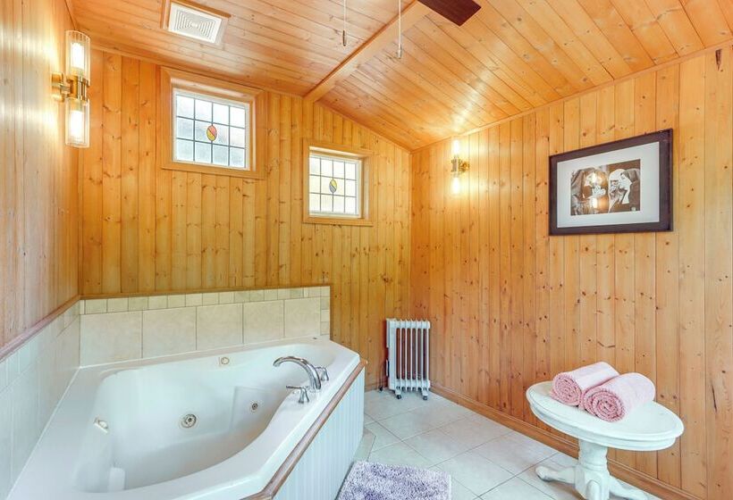 Lakefront Cabin < 3 Mi To Dtwn Eureka Springs!