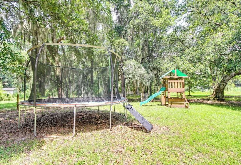 Lakefront Getaway: Pool & Dock ~ 31 Mi To Savannah
