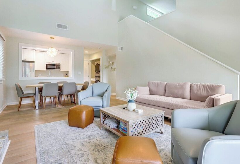 Lovely Waleska Home W/ Screened Deck & Lake Access