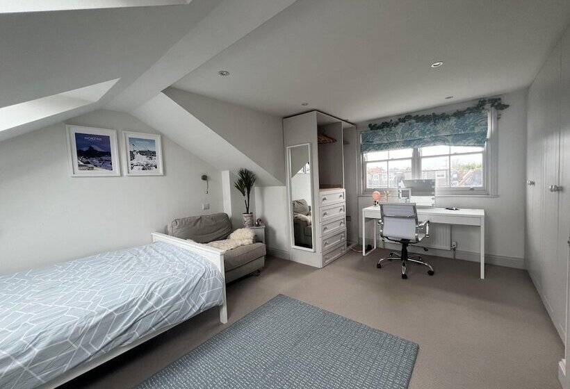 Резиденция London Charm On Connaught Avenue