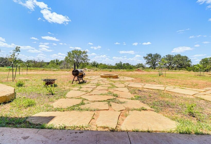 Spacious & Elegant Goldthwaite Escape On 72 Acres!