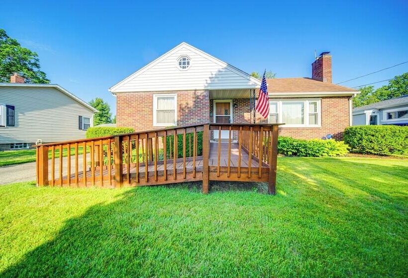 < 1 Mi To Lake Erie: Ashtabula Hideaway!