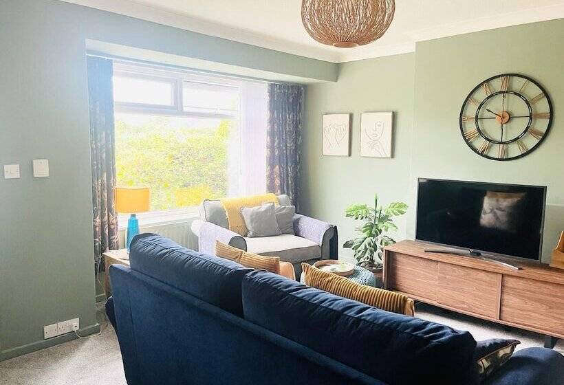 Bungalow Stay In Morpeth Close To Transport Links