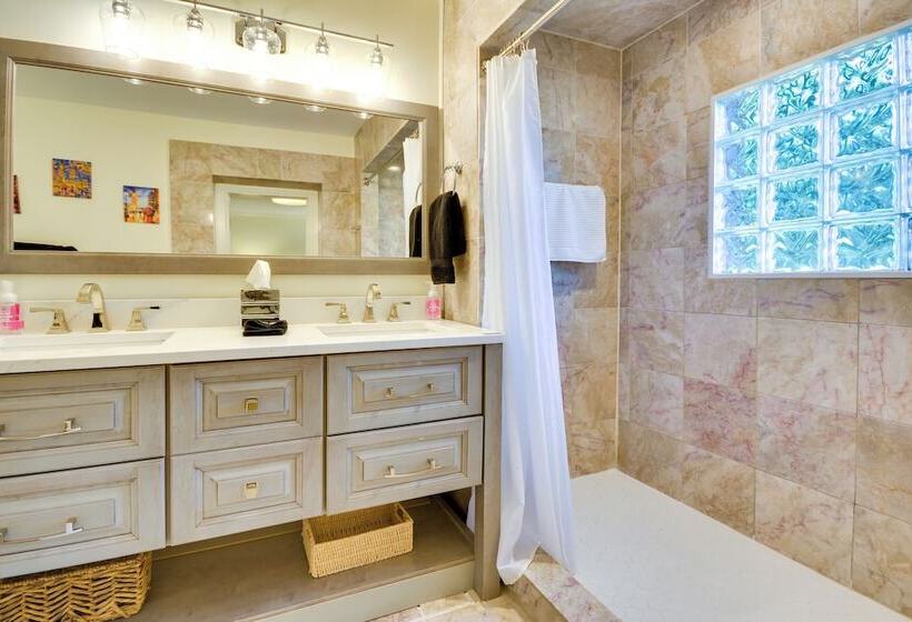 Cozy, Peaceful Cottage   Near Wake Forest!