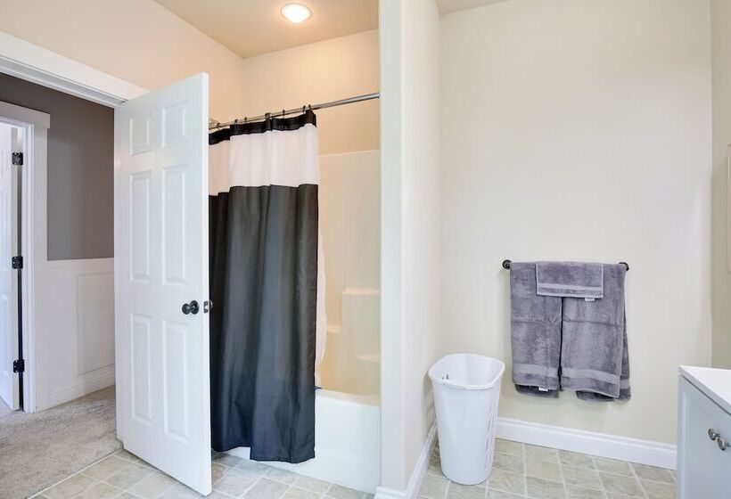 6 Mi To Autzen Stadium: Eugene Home W/ Gazebo