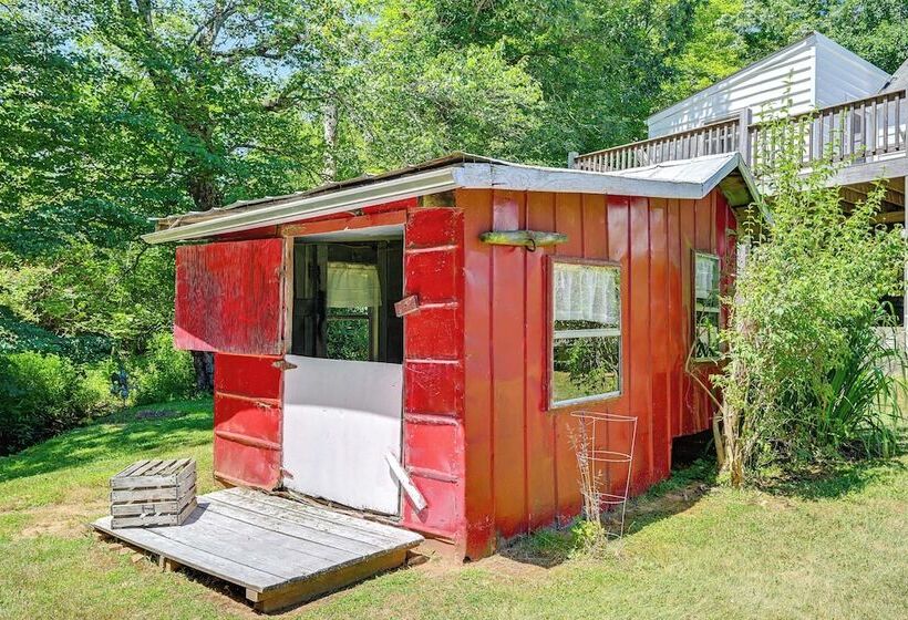 Family Fancy Gap Cottage W/ Deck   Pets Welcome!