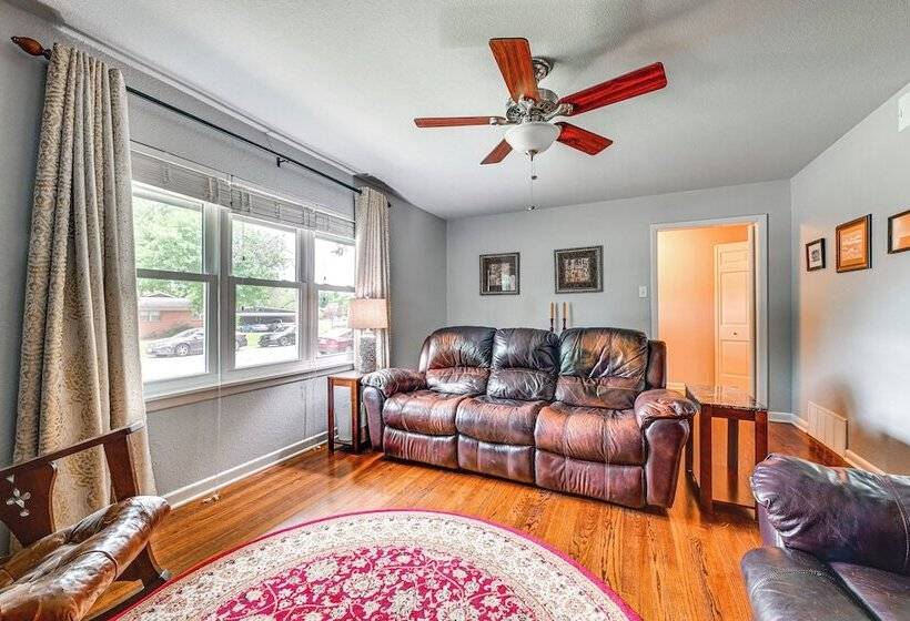 9 Mi To Dtwn: Fort Worth Home W/ Patio & Yard