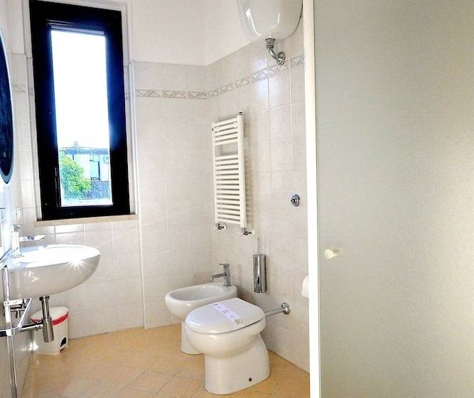 فندق فئة نجمة واحدة Residence Leccio