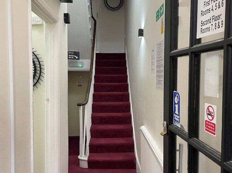 هتل Oban Victoria