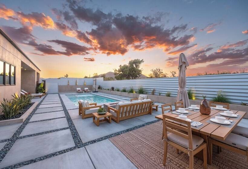 ~ 10 Mi To Joshua Tree: Luxe Yucca Valley Home