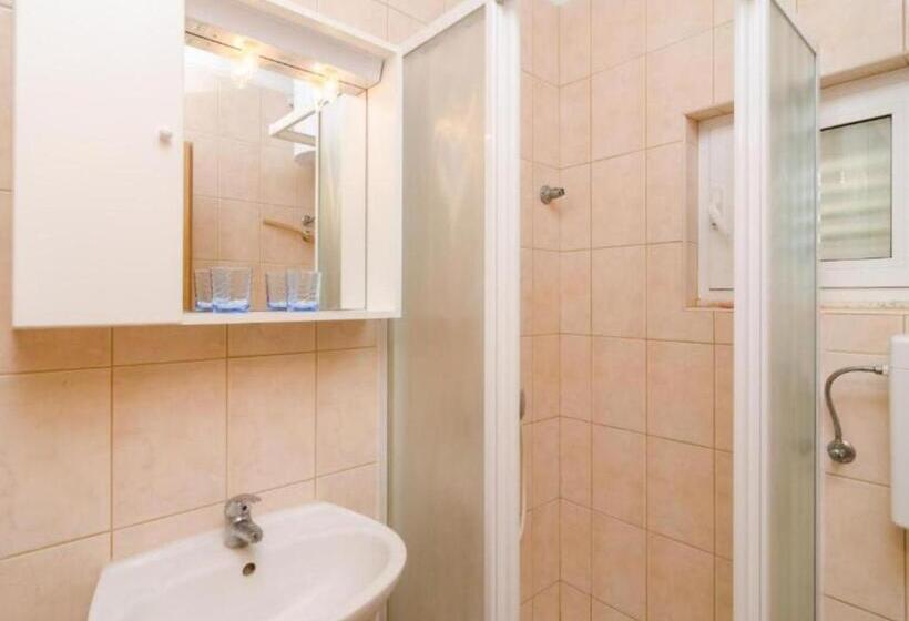 פנסיון Guest House Sobra 38