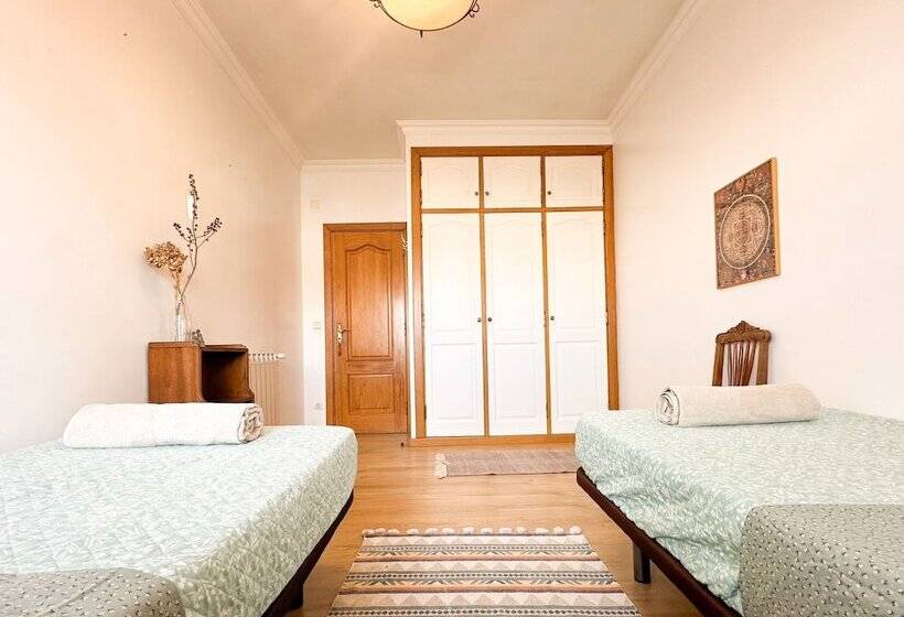 膳宿费 Room In Guest Room   Room For A Couple Or 2 People Travelling Together