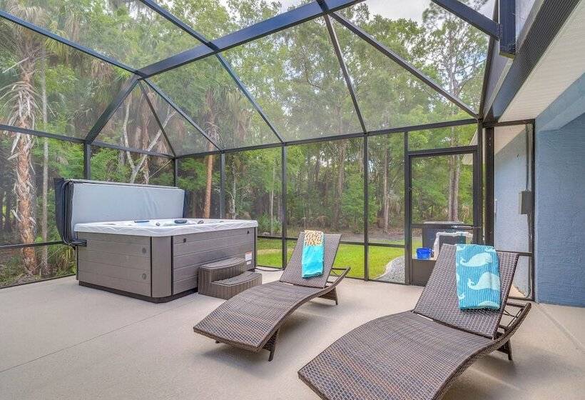 Crystal River Home W/ Lanai + Hot Tub