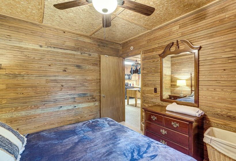 Pet Friendly Ehrhardt Home W/ Private Pond & Yard!