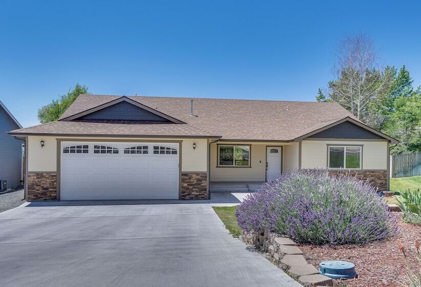 Pet Friendly Klamath Falls Home W/ Private Yard!