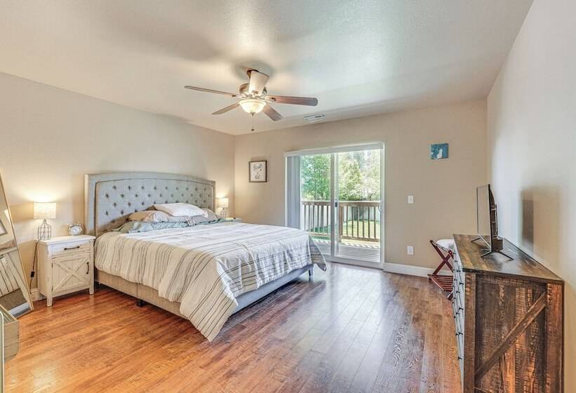 Pet Friendly Klamath Falls Home W/ Private Yard!