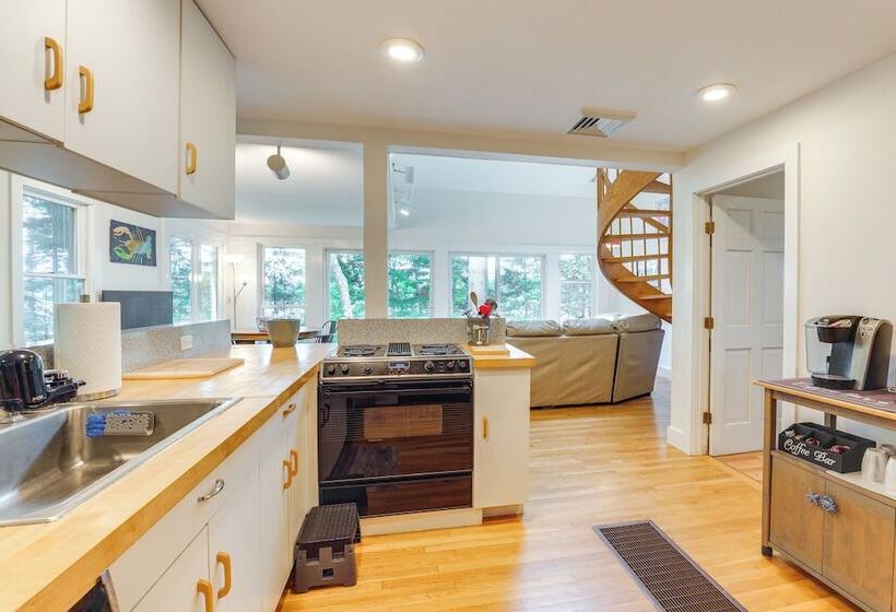 Quiet Freeport Home On Casco Bay W/ Fire Pit