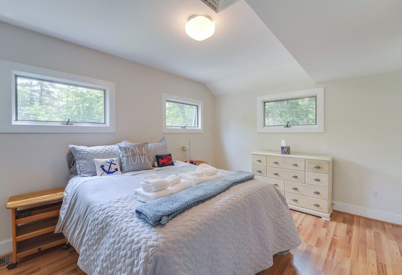 Quiet Freeport Home On Casco Bay W/ Fire Pit