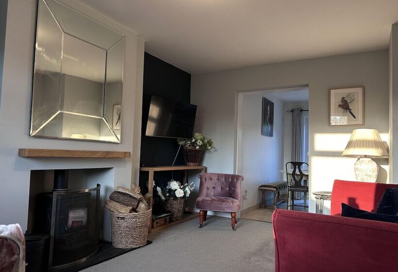 레지던스 King Arthur S Rest   Sleeps 10, Hot Tub & Garden