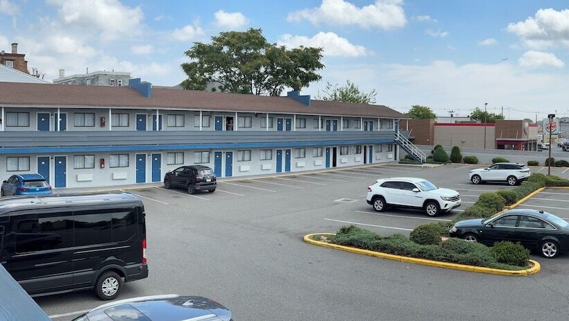 Ritz Motel